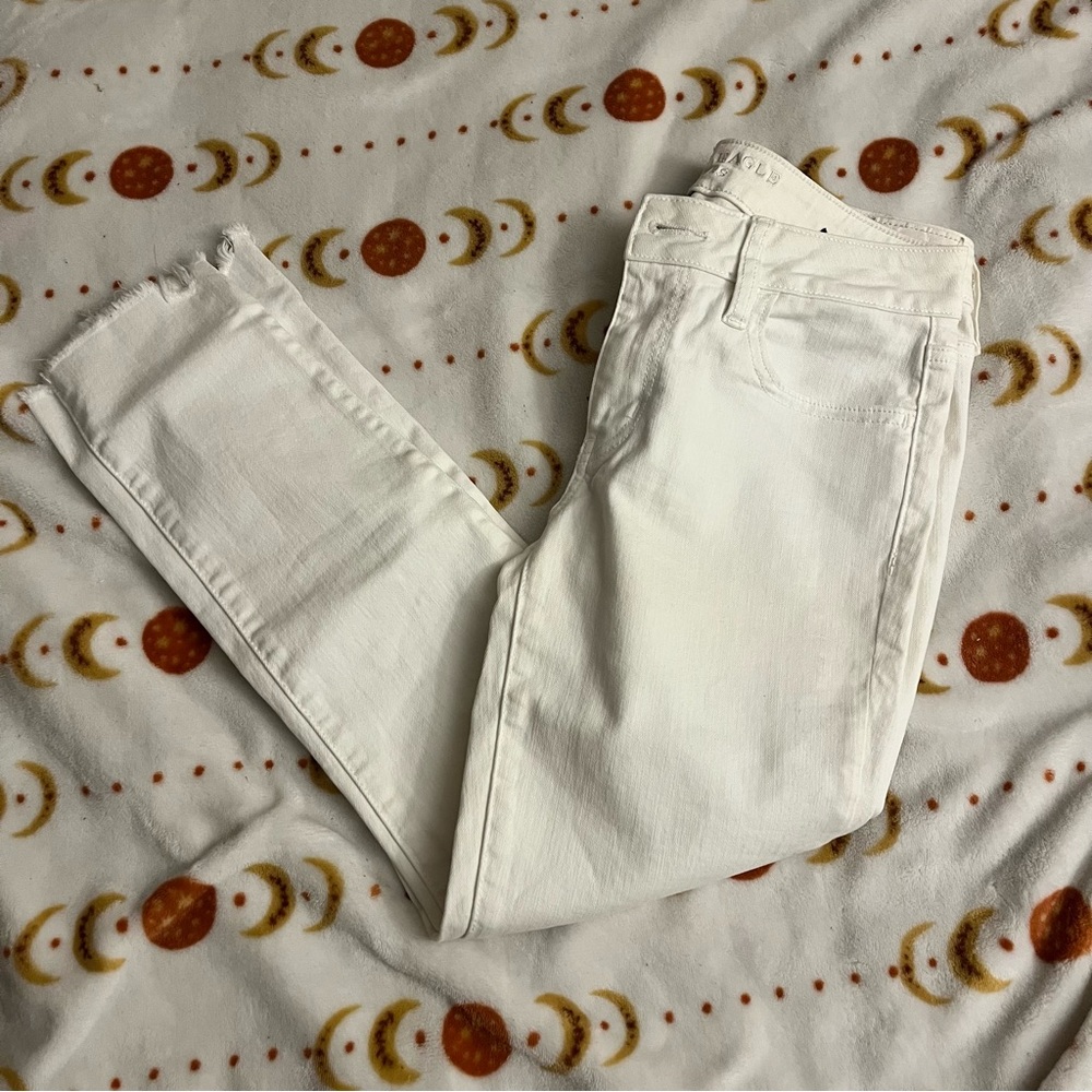 White skinny jeans